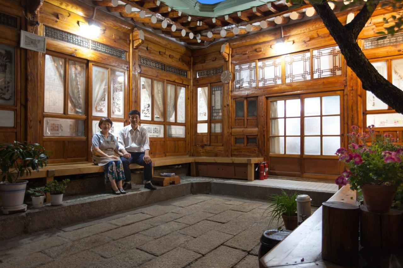 Dongmyo Hanok Sihwadang - Private Korean Style House In The City Center With A Beautiful Garden Seul Zewnętrze zdjęcie