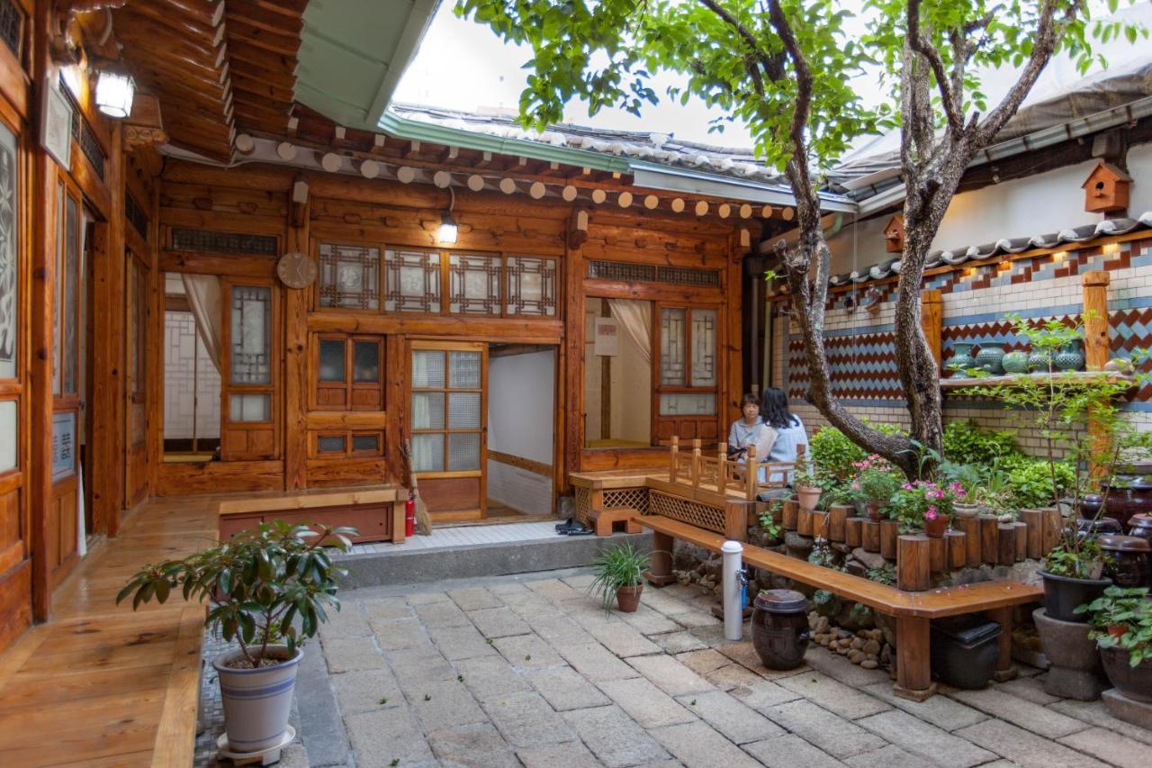 Dongmyo Hanok Sihwadang - Private Korean Style House In The City Center With A Beautiful Garden Seul Zewnętrze zdjęcie