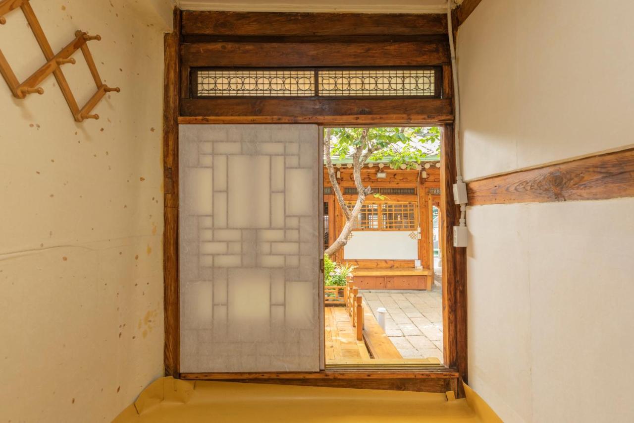 Dongmyo Hanok Sihwadang - Private Korean Style House In The City Center With A Beautiful Garden Seul Zewnętrze zdjęcie