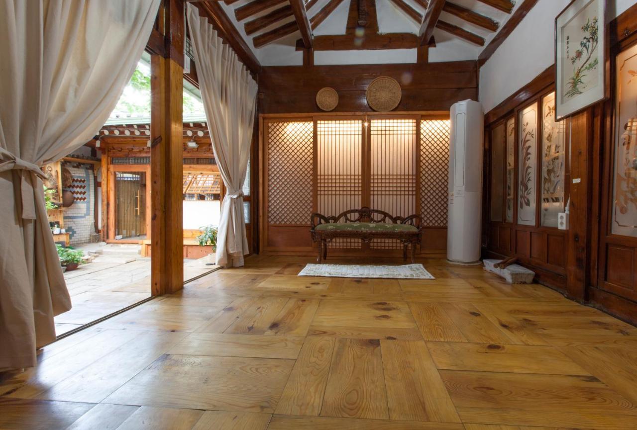 Dongmyo Hanok Sihwadang - Private Korean Style House In The City Center With A Beautiful Garden Seul Zewnętrze zdjęcie