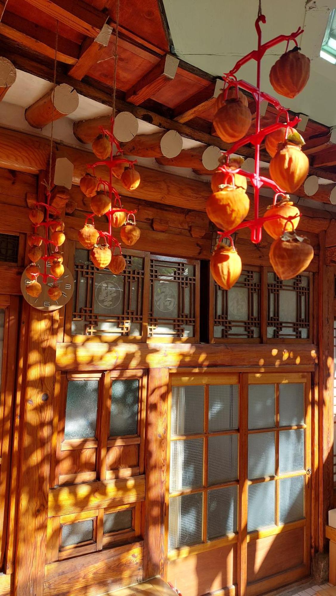 Dongmyo Hanok Sihwadang - Private Korean Style House In The City Center With A Beautiful Garden Seul Zewnętrze zdjęcie